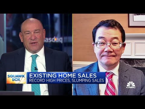 Homebuyers can expect mortgage rates in the 6% range next year, says NAR's Lawrence Yun