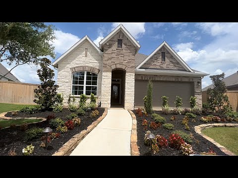 New Home Tour : 2,000 SQFT Model Home Tour